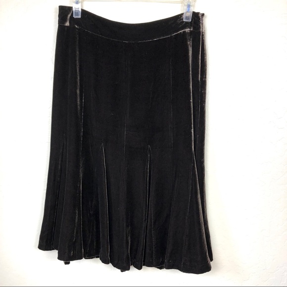 LOFT Dresses & Skirts - 3/$20 🍬 Loft velvet silk blend skirt